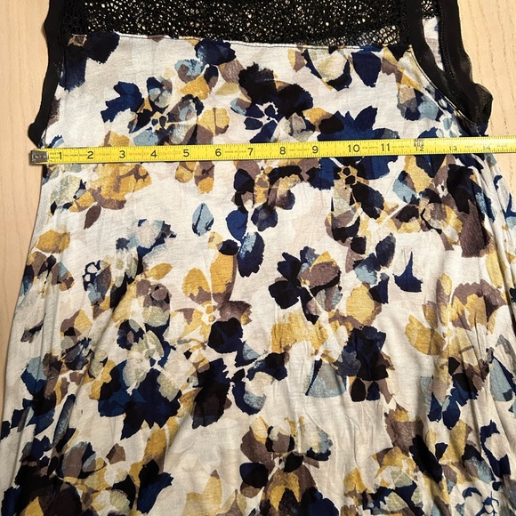 Simply Vera Wang sleeveless top - Picture 5 of 6